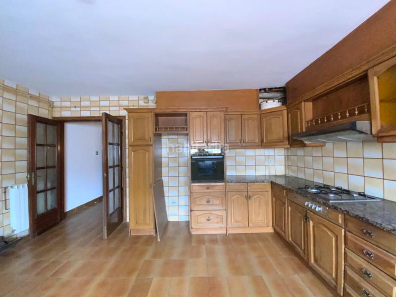 Foto d5bfd8cb-38dd-472d-8d53-da45b4bcccba. Casa adosada en el centro con jardín privado de 340 m² en Mataró