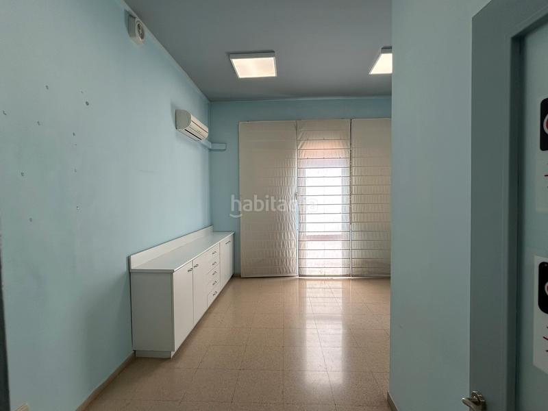 Foto b0690a1d-1c2c-4a54-aa8e-6aa8b6a07186. Rent office space with heating in Centre Sabadell