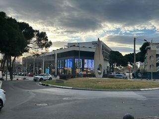 Lloguer Local Comercial  Avinguda costa brava. Almacén centro platja d'aro