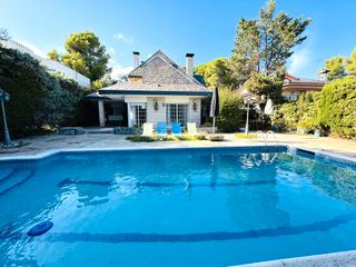 Chalet  Via internacional