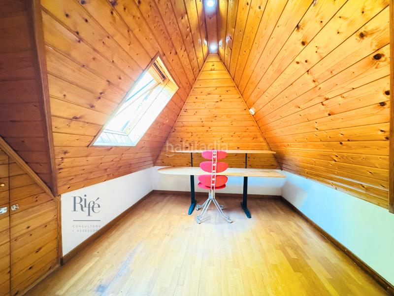 Foto 032b3326-cd3a-4363-b74c-2ba3f5affe2a. Chalet avec cheminée chauffage parking piscine dans Pallejà