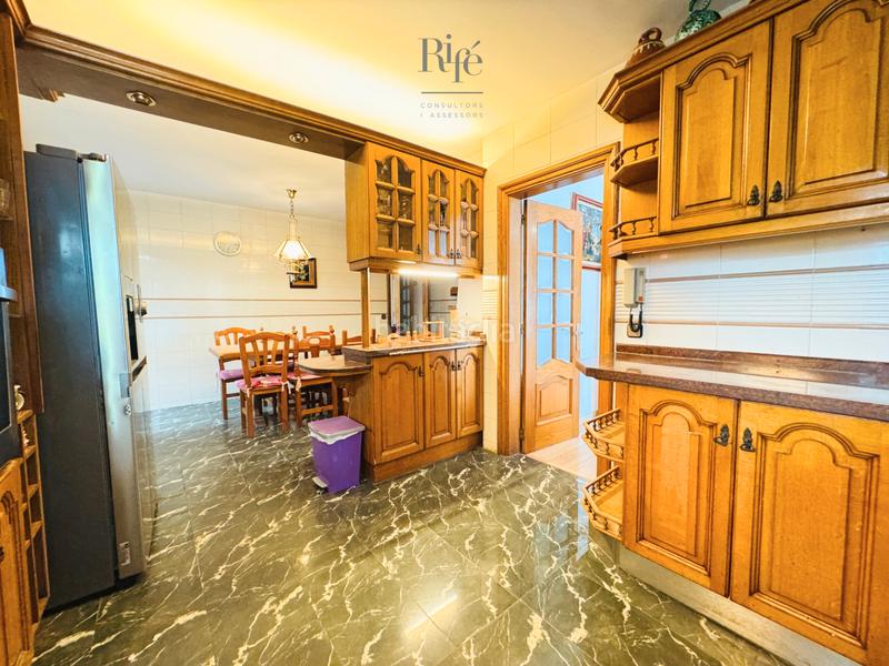 Foto 275d6598-da17-4639-b586-e856556fd0b1. Chalet avec cheminée chauffage parking piscine dans Pallejà