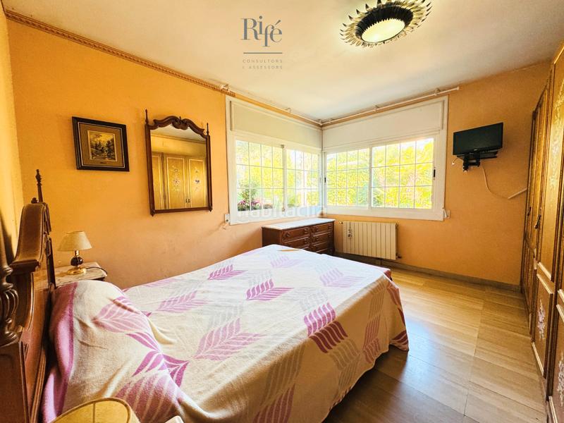 Foto 42e461d7-ae7b-4f77-bf97-0e38d16f92ea. Chalet avec cheminée chauffage parking piscine dans Pallejà