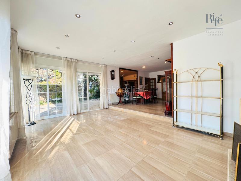 Foto 437abcb3-5ac9-4629-bc0c-3c13b0e24a1b. Chalet avec cheminée chauffage parking piscine dans Pallejà