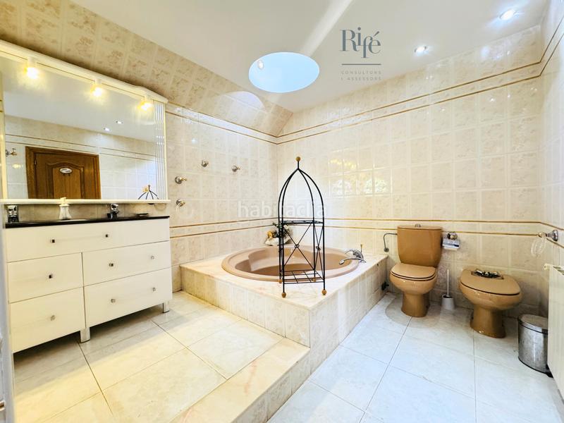 Foto 49bab625-9be3-4f29-8be7-50b3e682cf19. Chalet avec cheminée chauffage parking piscine dans Pallejà