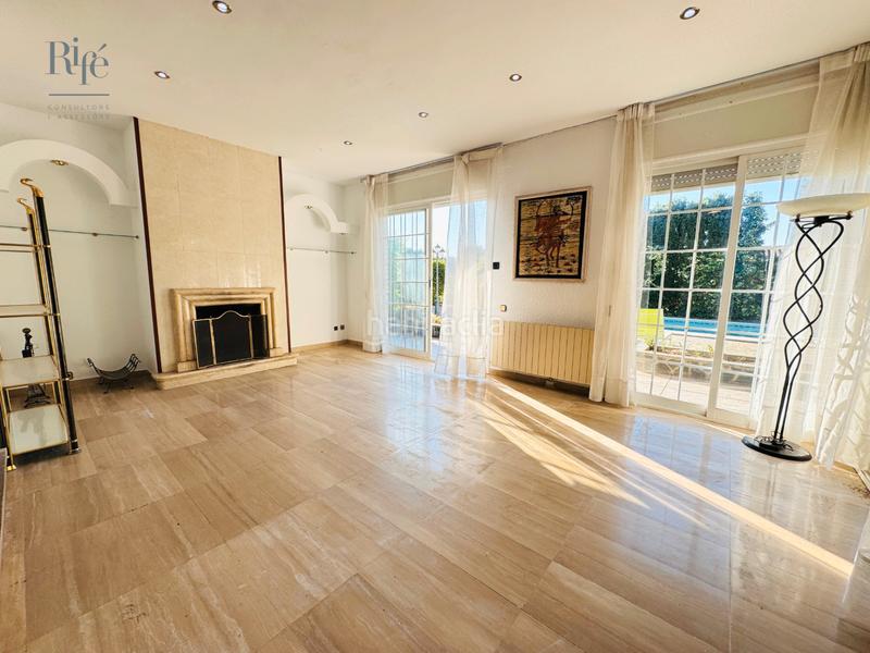 Foto 54932a04-3b97-41cf-a0d9-12c435585edd. Chalet avec cheminée chauffage parking piscine dans Pallejà