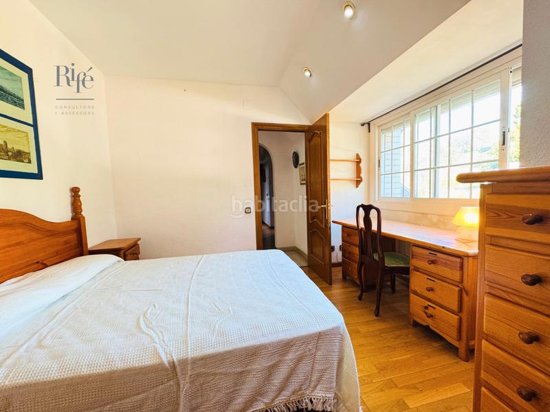 Foto 5f5f355f-c4b7-451b-8363-39ab00b81db5. Chalet avec cheminée chauffage parking piscine dans Pallejà