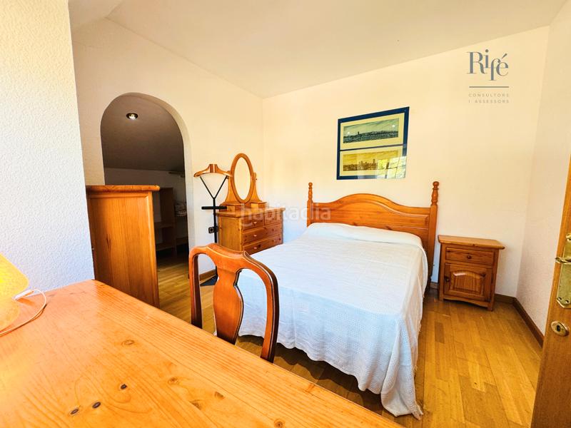 Foto 6be92549-8827-42fc-87c7-dbb0cb43f8b0. Chalet avec cheminée chauffage parking piscine dans Pallejà