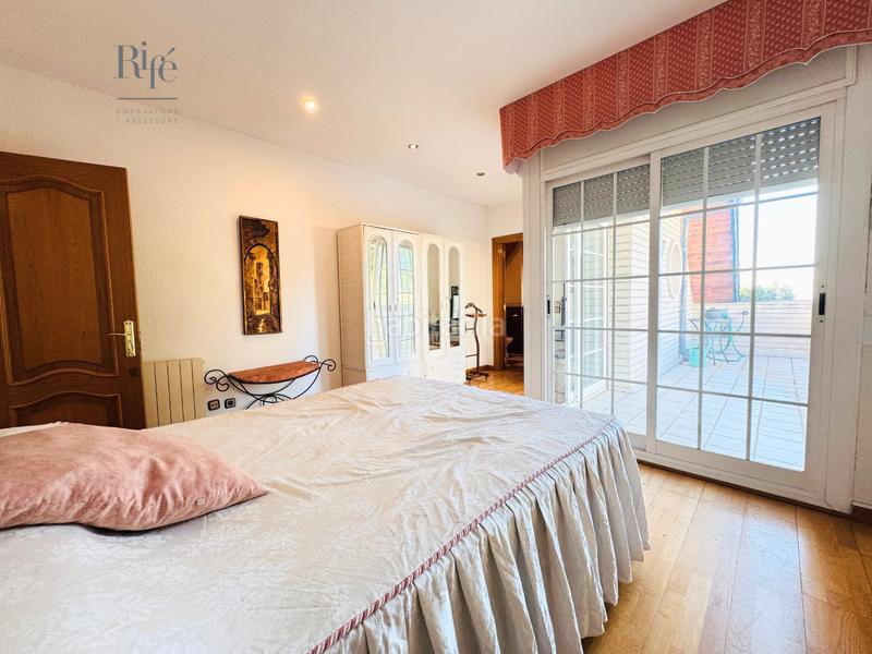 Foto 77e66471-74e8-4dd4-a795-2931c5ca0772. Chalet avec cheminée chauffage parking piscine dans Pallejà