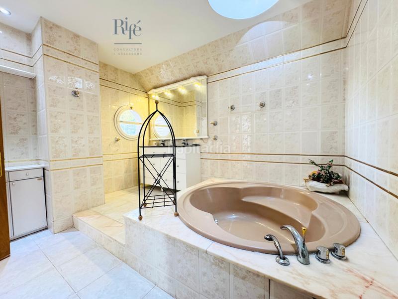 Foto 78eb930e-6835-46ae-9613-f8b0bfcb80a0. Chalet avec cheminée chauffage parking piscine dans Pallejà