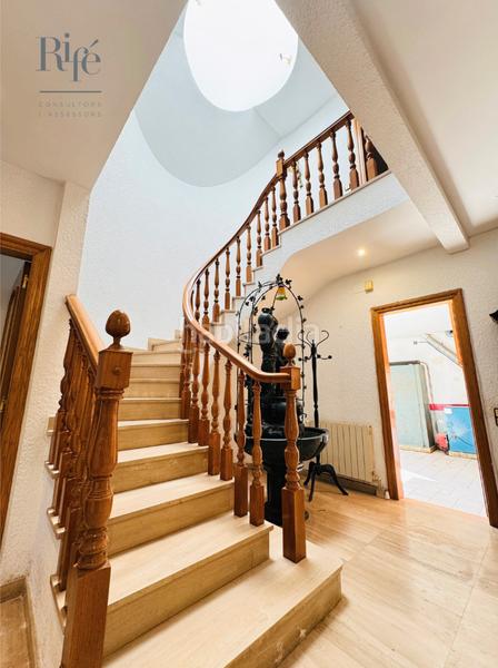 Foto 9c994a0a-40e1-4d74-8c51-a7a3c2834583. Chalet avec cheminée chauffage parking piscine dans Pallejà