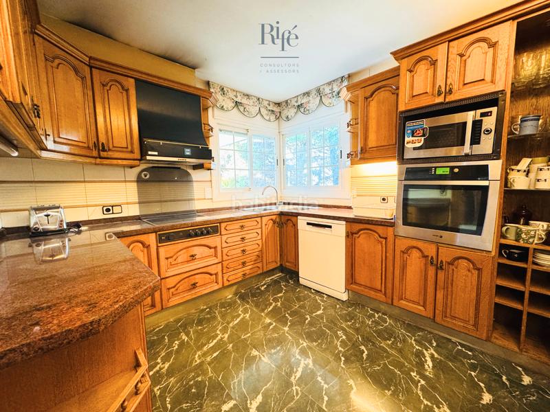 Foto af8208ed-02ef-49b7-a363-2482eb012d9d. Chalet avec cheminée chauffage parking piscine dans Pallejà