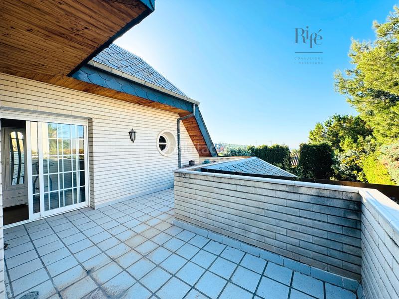 Foto b8f7b330-691a-48f0-aa17-014e4666d647. Chalet avec cheminée chauffage parking piscine dans Pallejà