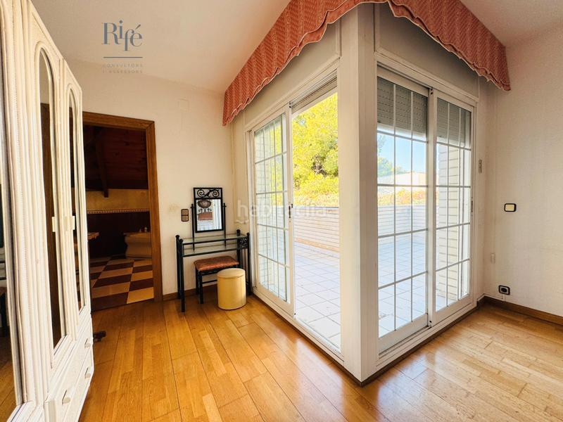 Foto e2776cfd-db83-473b-a5ff-4e302c837984. Chalet avec cheminée chauffage parking piscine dans Pallejà