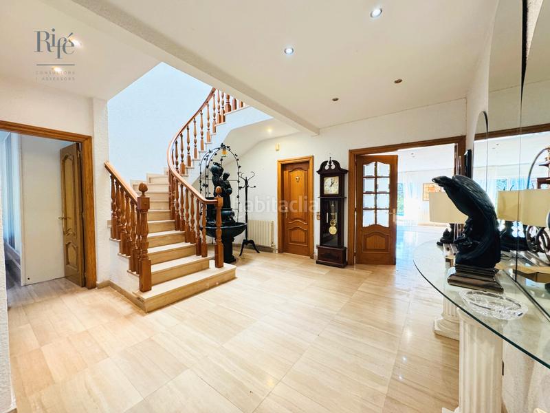 Foto f4b06535-a322-4d34-83ed-c861a72943c9. Chalet avec cheminée chauffage parking piscine dans Pallejà