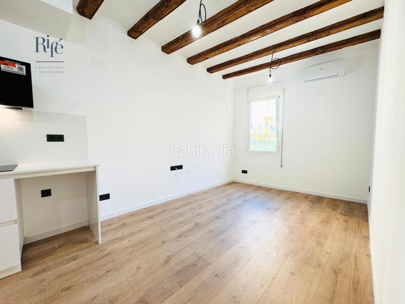 Foto 95b0acc2-8156-49c0-8c15-84747a523db3. Flat with heating in Raval Barcelona