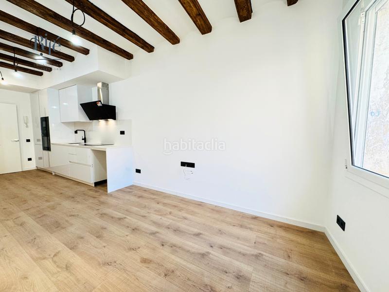 Foto b4a90aa4-52e4-4305-8429-9d69ef2060d9. Flat with heating in Raval Barcelona