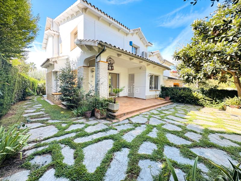 Foto 430e9f3c-ead1-4140-85bf-41fc4269dbc1. Alquiler casa pareada en Teià