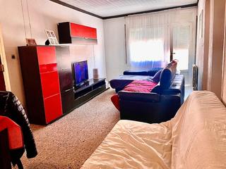 Maison à La Plana del Pintor. Casa de  216m con local diafano de 185m en sabadell