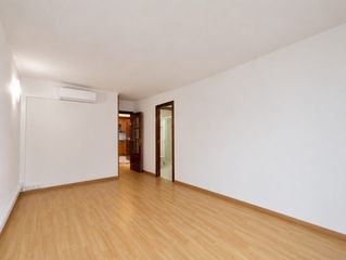 Flat  Plaça sant medi. Oportunidad en cerdanyola centro