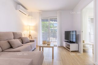 Pis  Neptuno. Tu hogar ideal a solo 100 metros del mar en la playa de la pobla