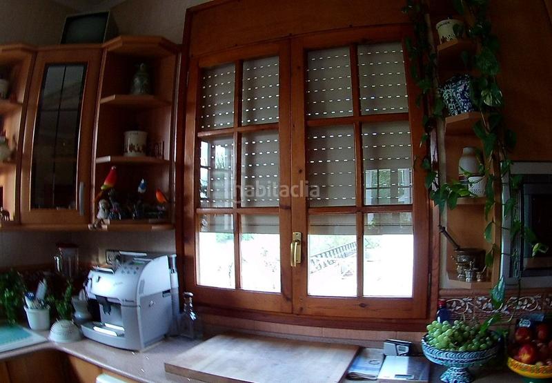 Foto b230b999-5000-4965-ad4d-d7ec91491b58. Casa  a 4 vientos con garaje, piscina y jardin en Sant Just Desvern