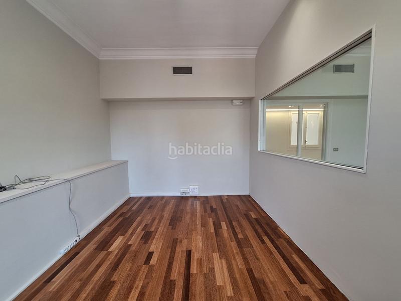 Foto 5b3e1d0c-b659-4b2e-9f6c-b6ca9970bd07. Alquiler local comercial despacho profesional en paseo de gracia en Barcelona