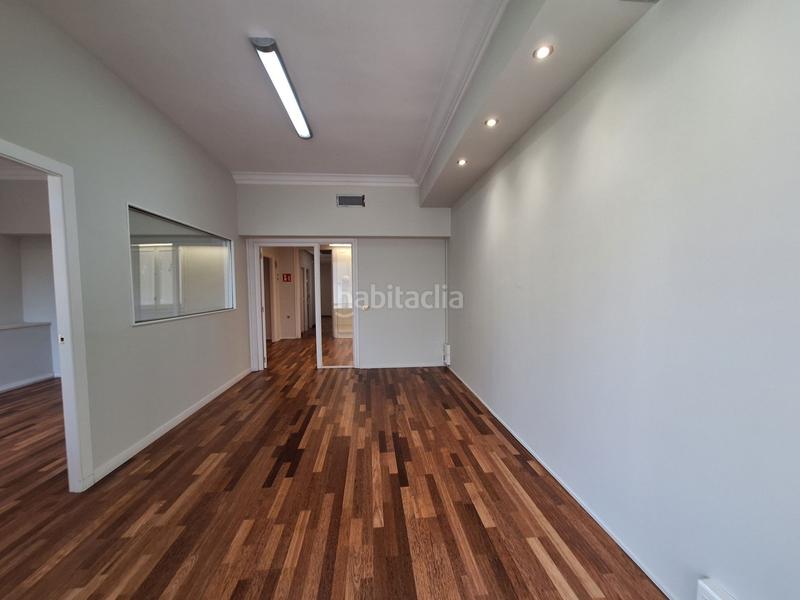 Foto 64cf7118-3932-48df-b35d-87054f2c0a31. Alquiler local comercial despacho profesional en paseo de gracia en Barcelona
