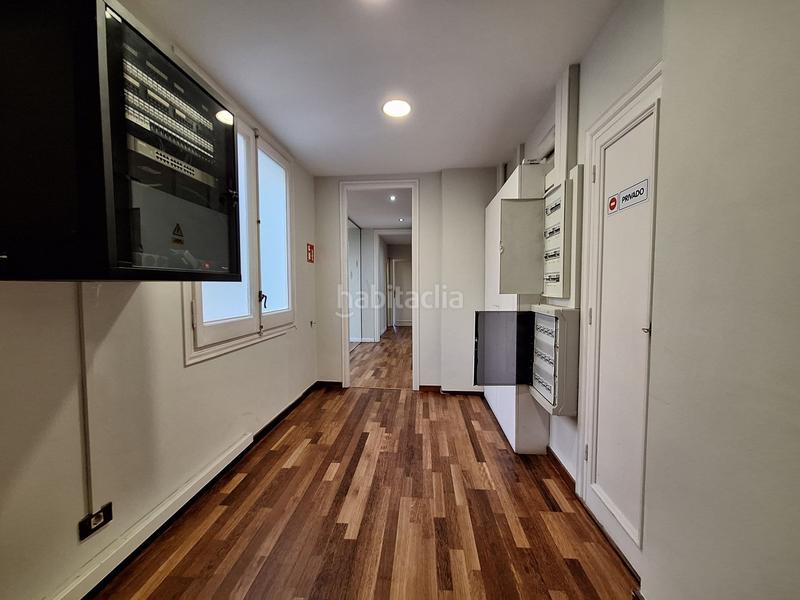 Foto e665a872-af63-48e6-8413-2ceb4ca90dbd. Alquiler local comercial despacho profesional en paseo de gracia en Barcelona