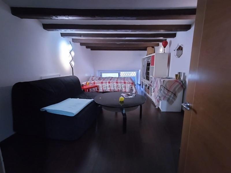 Foto 351672c6-9119-46cb-a3f8-ca61cc6a9f08. Piso encantador piso en venta en carrer sant antoni abat! en Barcelona