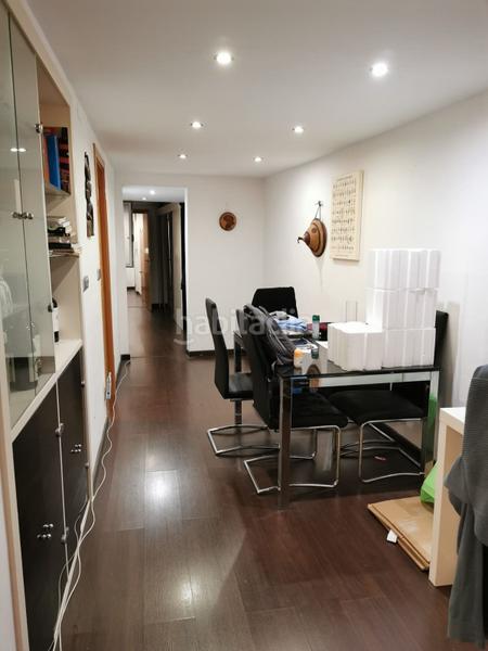 Foto 662b9192-3885-421b-a6b5-6175376315b6. Piso encantador piso en venta en carrer sant antoni abat! en Barcelona