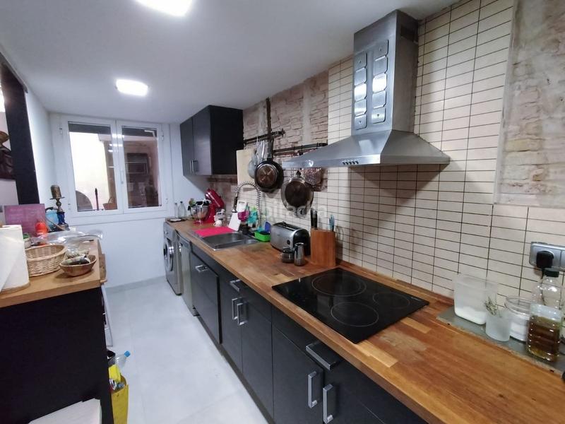 Foto 9d76e663-e178-4d9d-a943-7d2b95160edc. Piso encantador piso en venta en carrer sant antoni abat! en Barcelona