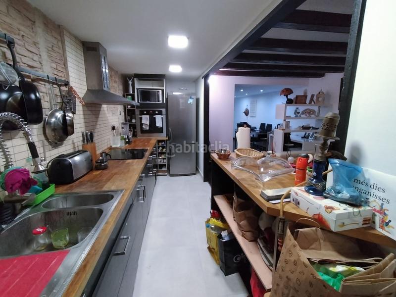 Foto a3a87335-282f-453d-bc52-4d279dc03072. Piso encantador piso en venta en carrer sant antoni abat! en Barcelona