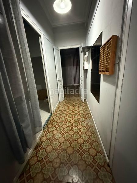 Foto bd727c89-381d-41d4-84b6-e8249af79001. Piso  alto con gran terraza a reformar en gracia en Barcelona