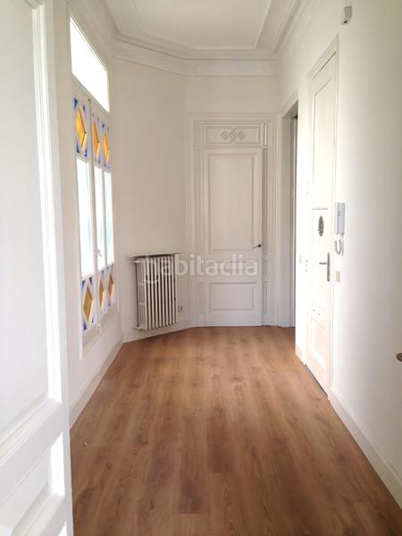 Foto d0f02a30-675e-4940-8dab-a08498079d4e. Piso un hogar con encanto ausias marcbruc junto casa burés en Barcelona