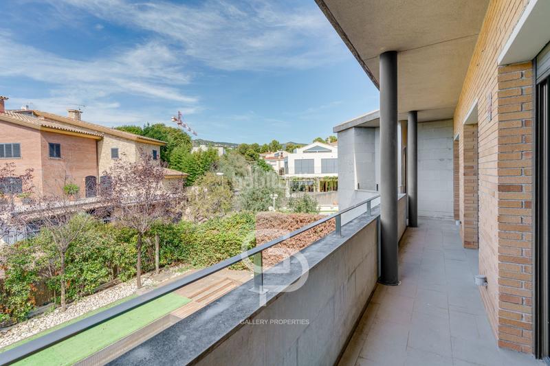 Foto 193f4c8f-2d18-4468-8893-ac25d572d71c. Casa adosada en Alella