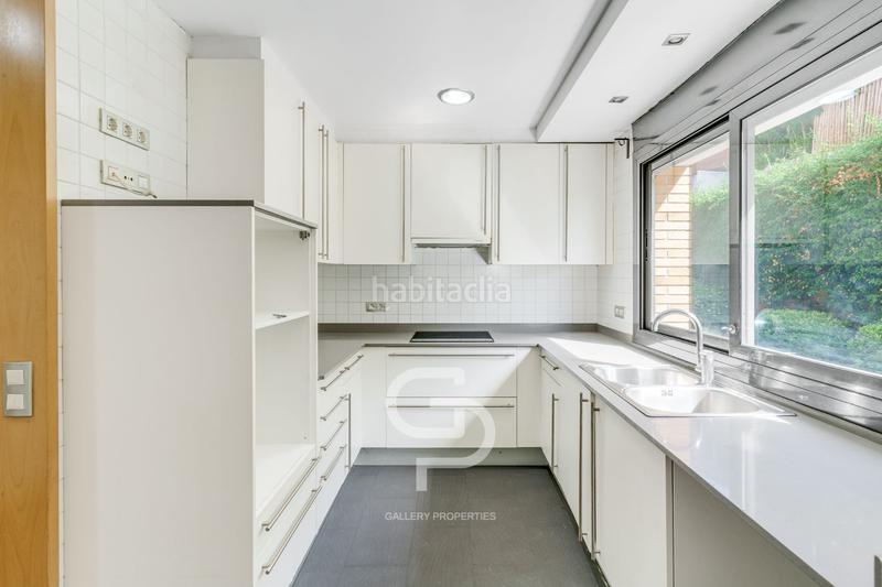 Foto 2ce2053e-f336-493b-bf7f-d2675f0f304b. Casa adosada en Alella