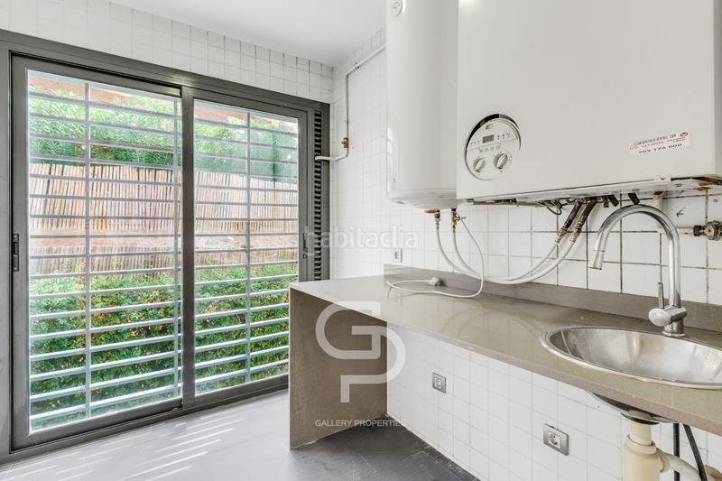 Foto a91f9068-c45b-4b65-a876-ae916012014e. Casa adossada amb calefacció aparcament piscina a Alella