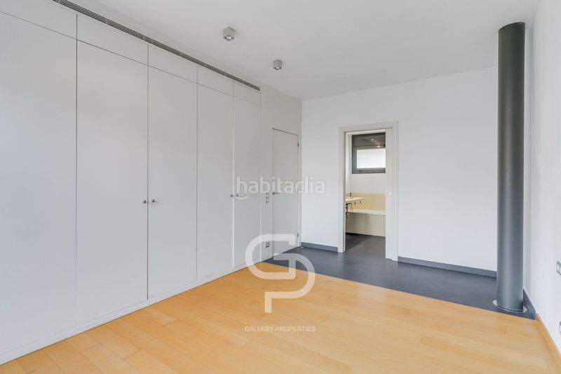 Foto b837be74-0b98-4f74-b02f-436144e57be6. Casa adossada amb calefacció aparcament piscina a Alella