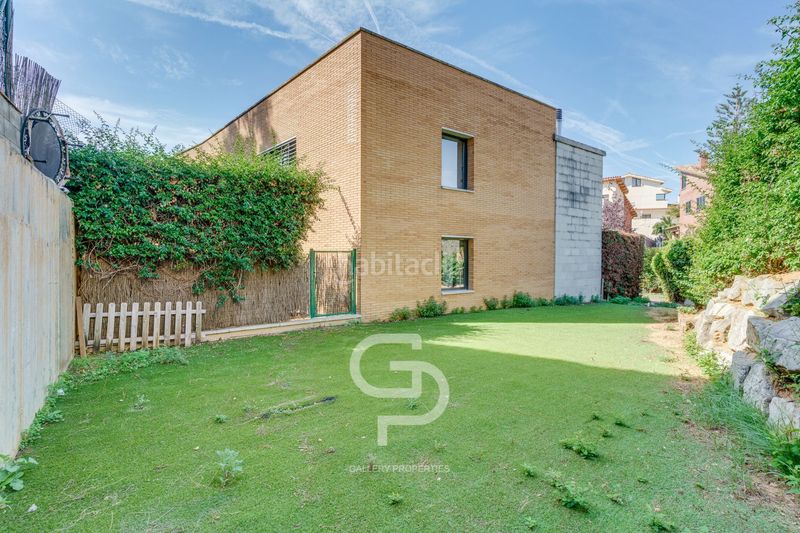 Foto eca65e8d-8cbe-4a16-b9ca-6887615a0d11. Casa adossada amb calefacció aparcament piscina a Alella