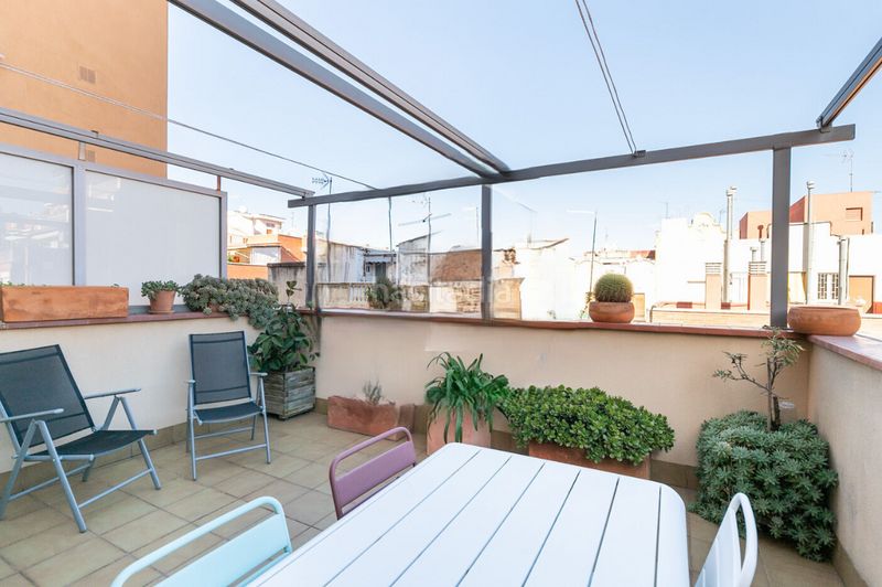 Foto bb8a3b65-32e5-4ee3-91c4-782f477aca21. Casa en El Camp de l´Arpa del Clot Barcelona