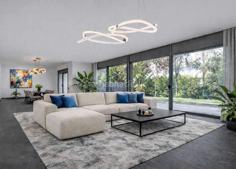 Foto 2b977106-66f3-4f00-9b73-7946e4f2b70c. Casa adossada amb aparcament piscina a Alella