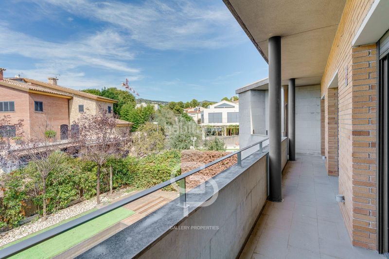 Foto 5b8171f3-0fcd-435e-9c4e-63ca518fb2e6. Casa adossada amb aparcament piscina a Alella