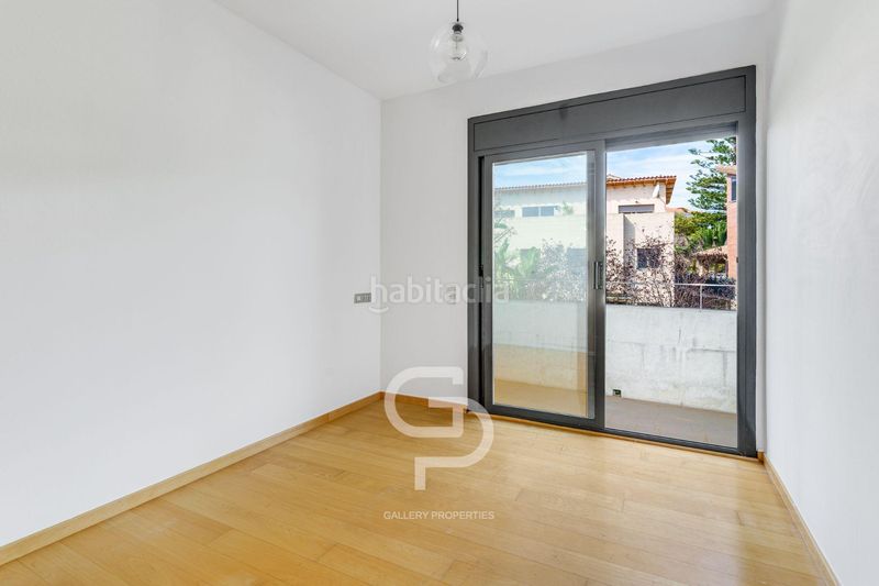 Foto babcccf7-21bd-4259-a7e1-af7fffbd9a2e. Casa adossada amb aparcament piscina a Alella