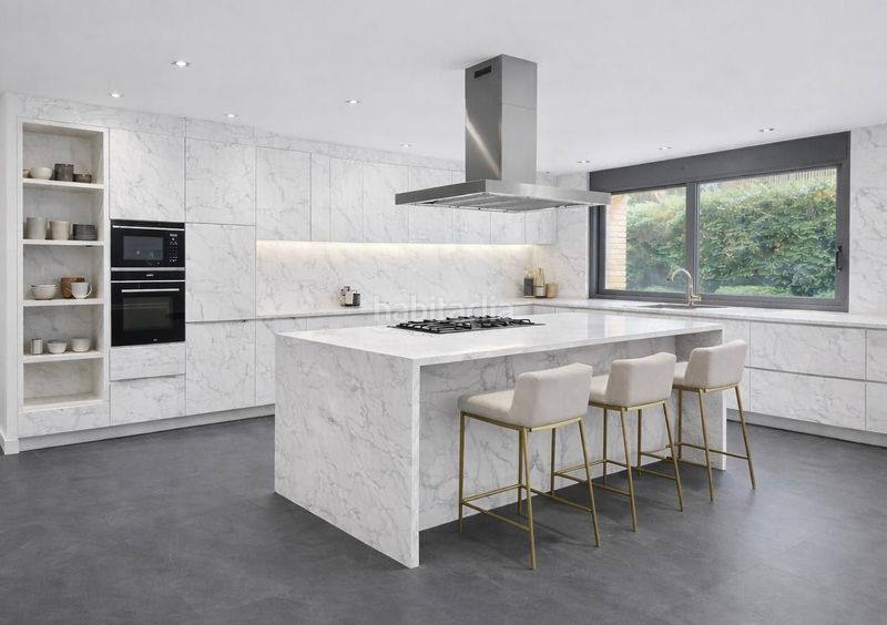 Foto f4532f85-a0c6-4e22-be22-c081c71ed62c. Casa adossada amb aparcament piscina a Alella