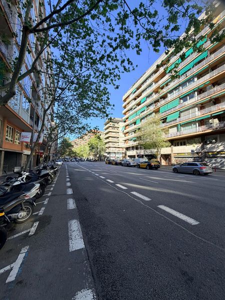Foto 2c4d8070-2a99-45a8-a85f-792afdbcfe9b. Pis a Sants Barcelona