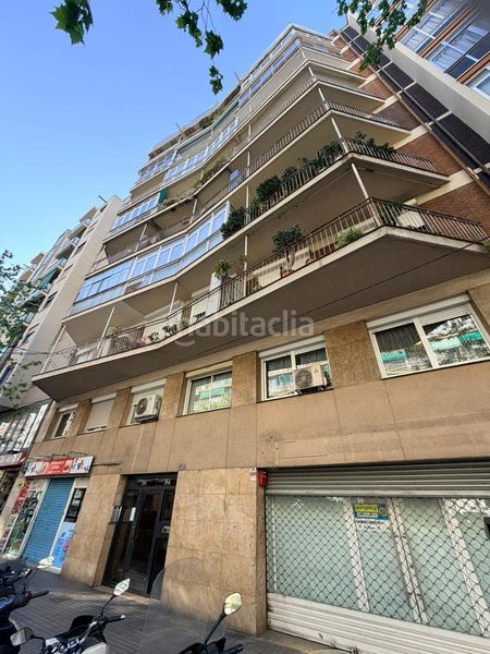 Foto 6f1e7ebc-f34b-4829-89f9-68e8c1aec505. Pis a Sants Barcelona
