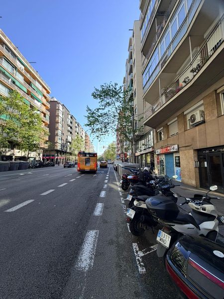 Foto aff7595a-f098-4a6b-bdc3-f4afb11b2d56. Pis a Sants Barcelona