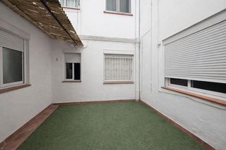 Etagenwohnung in Sants. Funcionalidad y tranquilidad con terraza privativa en av. madrid