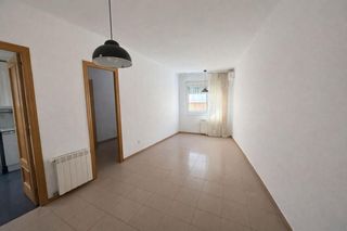 Piso en Sants. Funcionalidad y tranquilidad con terraza privativa en av. madrid